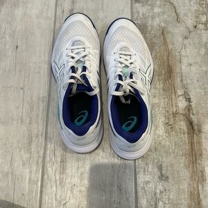 ASICS women volleyball shoes size 10.5